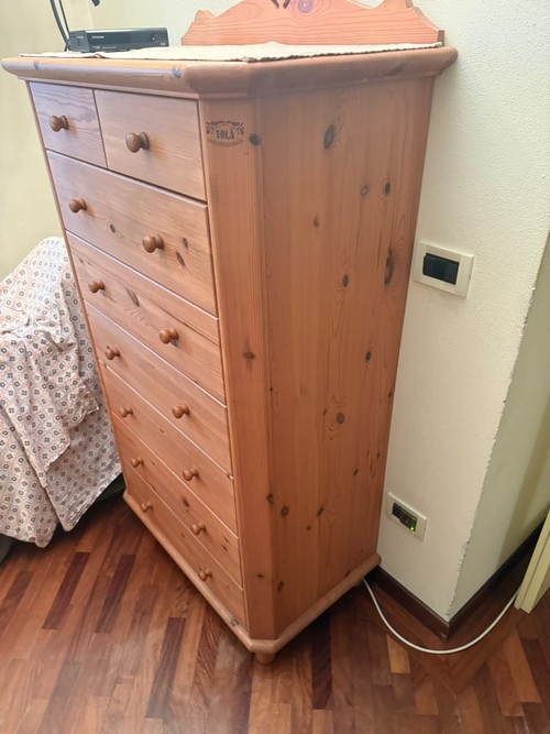 Cassettiera e comodini in pino 