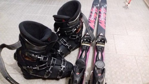 Vendo scarponi da sci e sci con attacchi