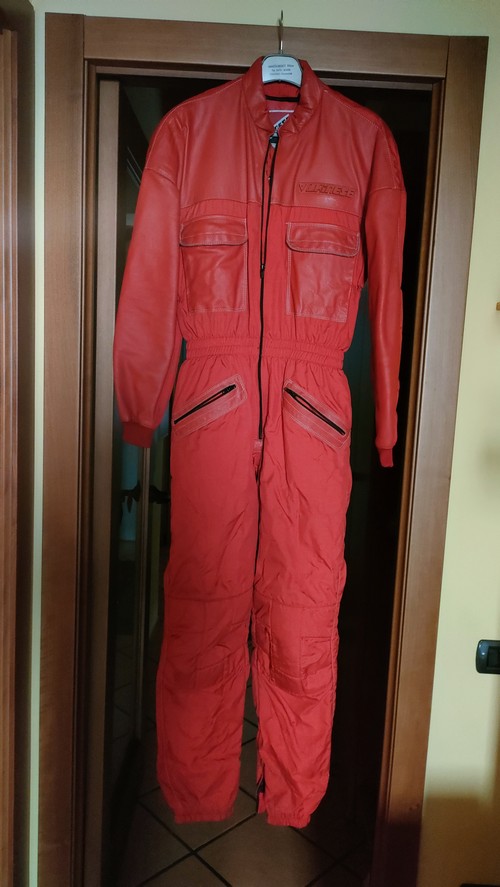 Vendo tuta 