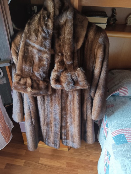 Pelliccia di visone + sciarpa + cappello