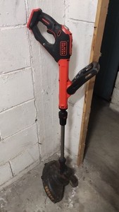 Taglia bordi Black&Decker a batteria