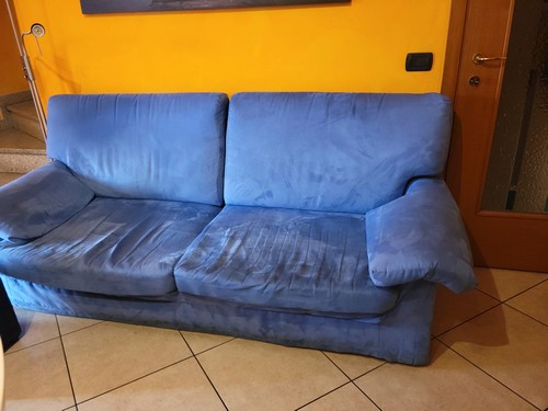 vendesi divano