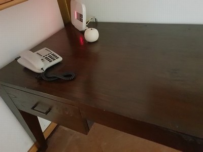 Vendo scrivania legno massello Tek