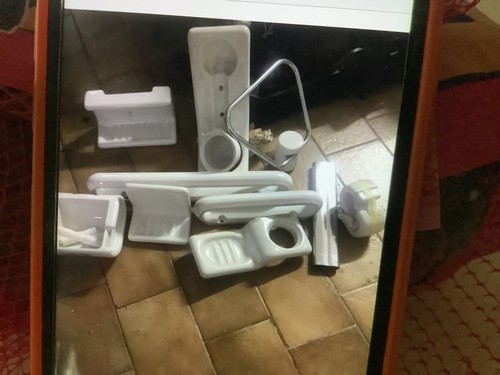 Accessori da bagno in ceramica