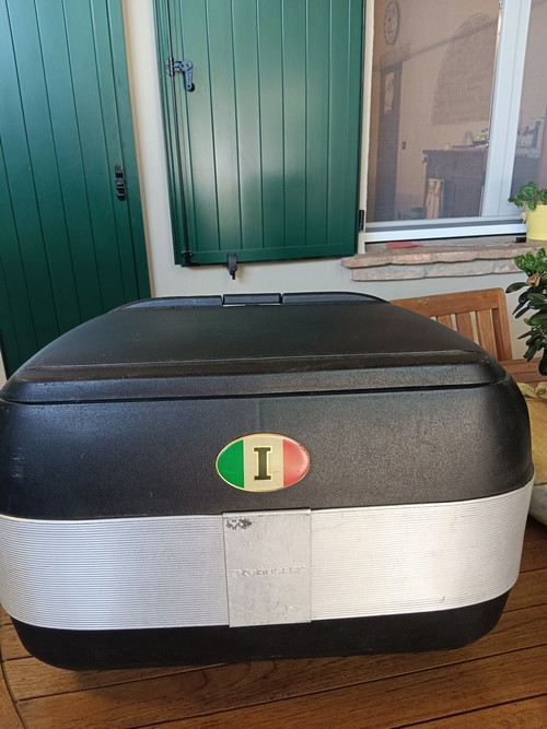 Bauletto posteriore moto