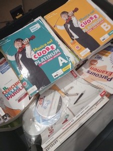 Vendo libri usati Scuola Media a 2 � cad.