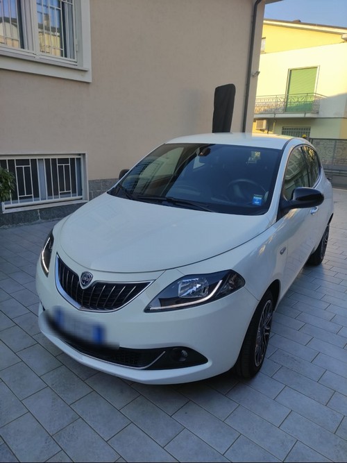 Lancia Y Hybrid Gold km 27200