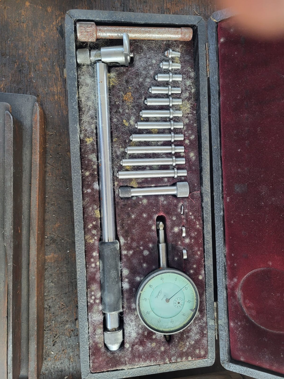 Comparatore per misurazioni interne con accessori